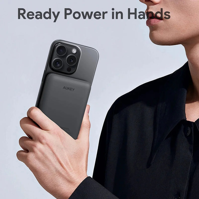 Aukey MagFusion Slim 5,000mAh Magnetic【Wireless】Power Bank