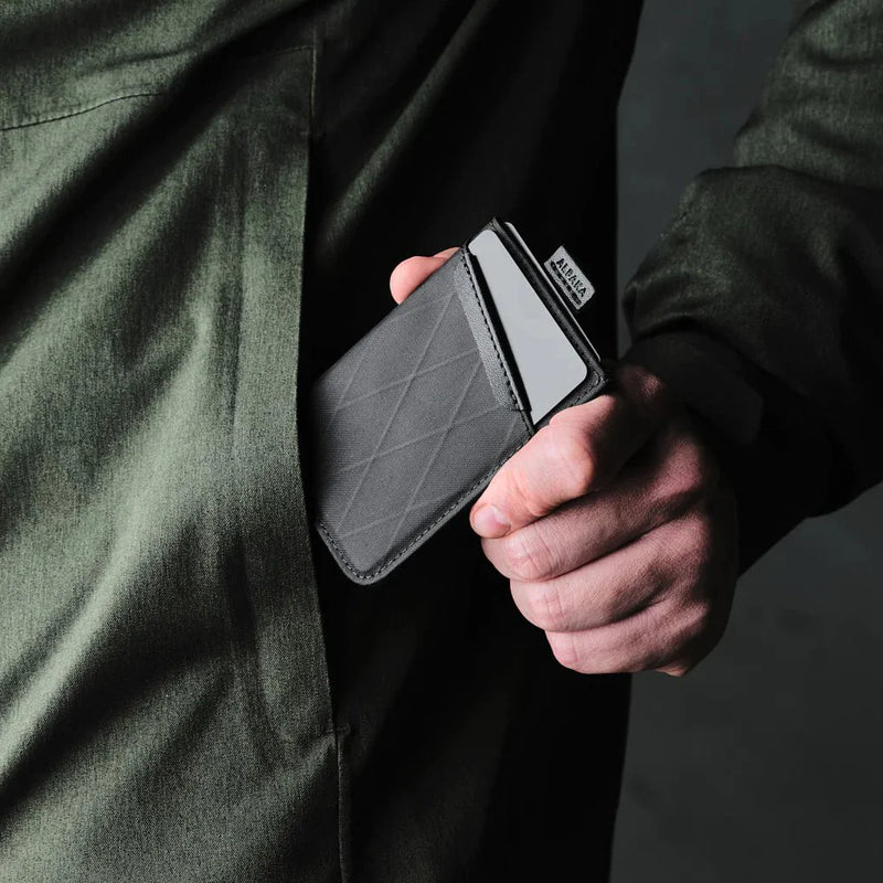 ALPAKA UP Cardholder V2