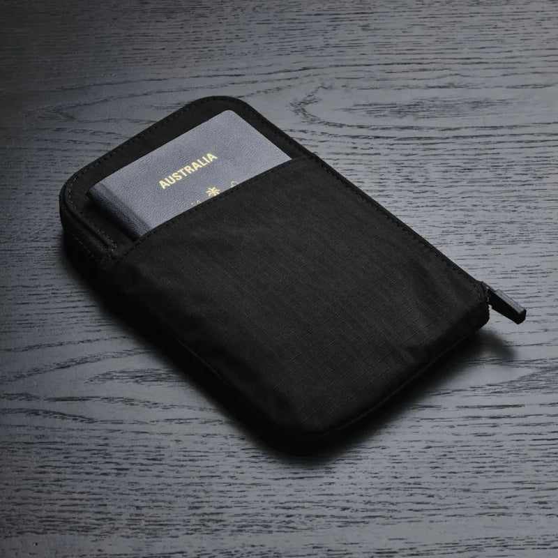 ALPAKA Zip Travel Wallet