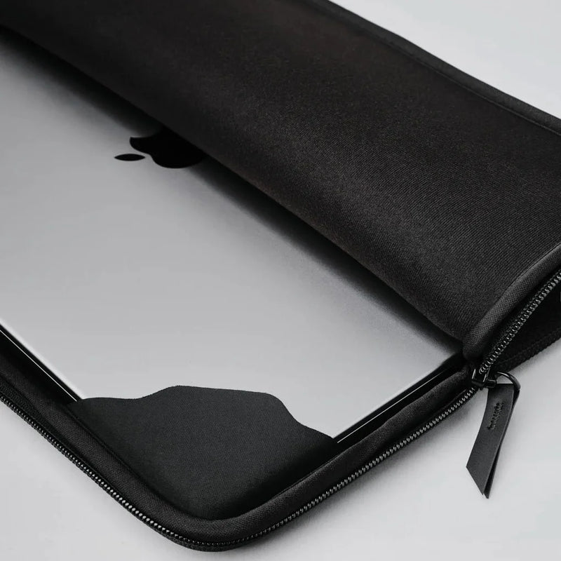 ALPAKA Slim Laptop Sleeve (14” / 16”)