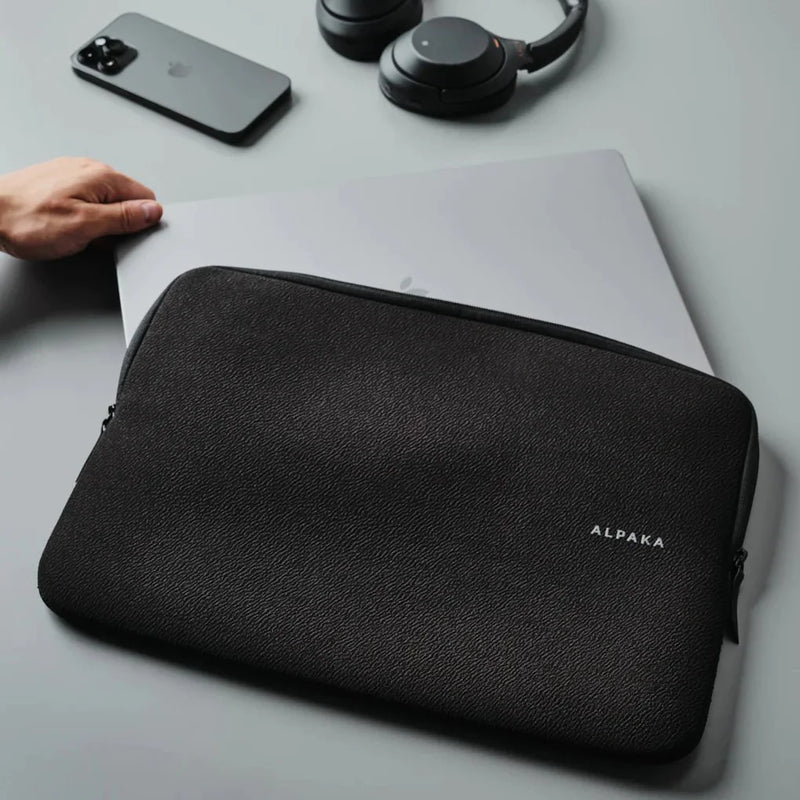 ALPAKA Slim Laptop Sleeve (14” / 16”)