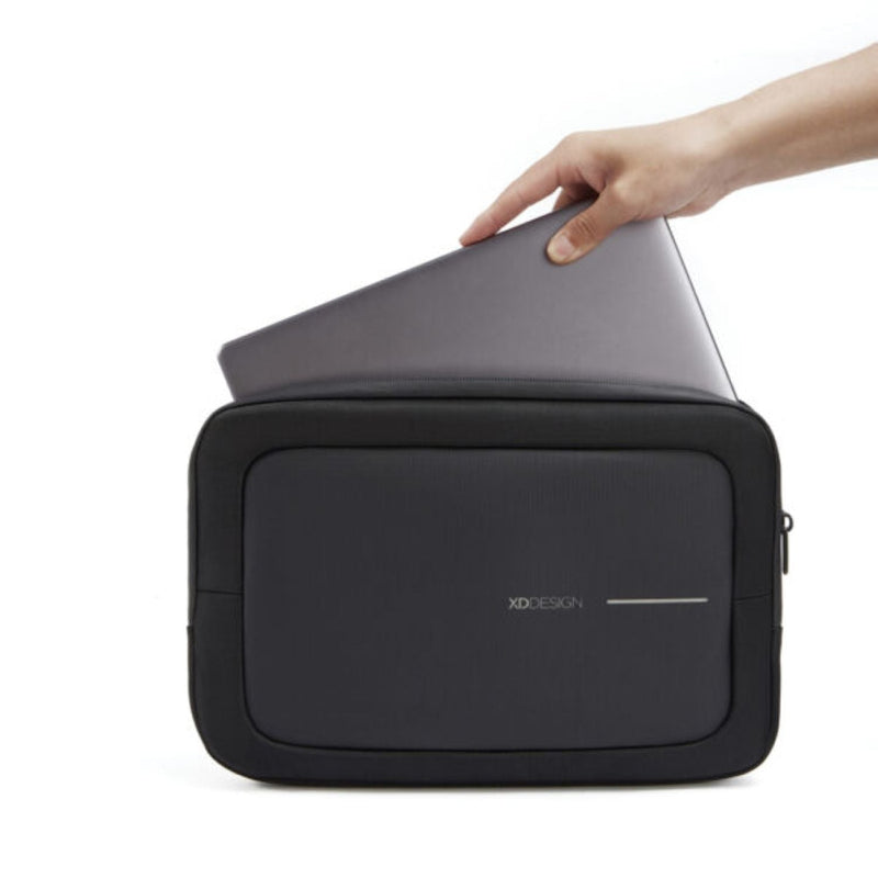 Bobby laptop bag interior organisation