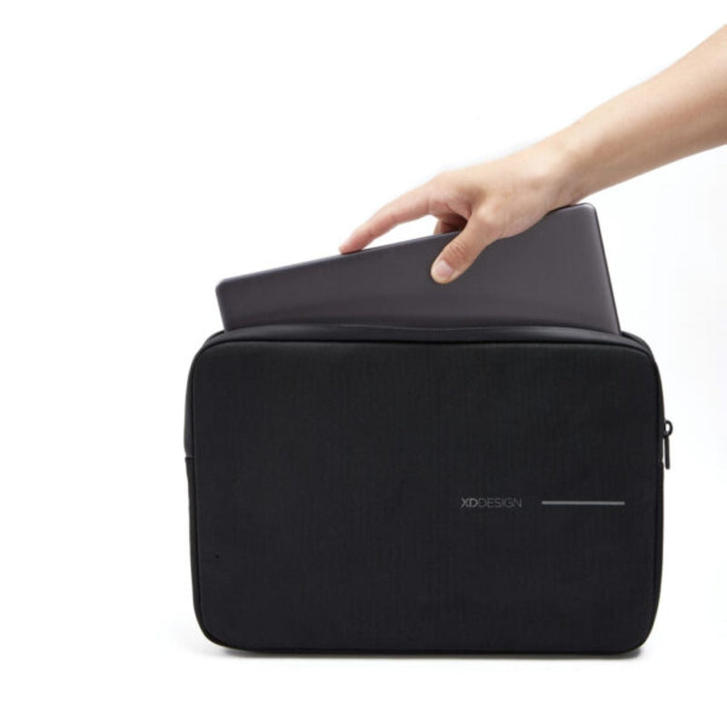 Bobby laptop sleeve stitching detail