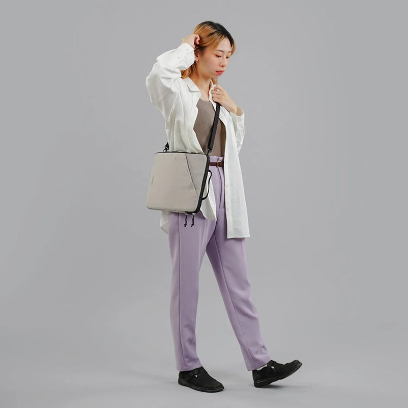 Hellolulu Eilif 3-Way 16" Laptop Bag