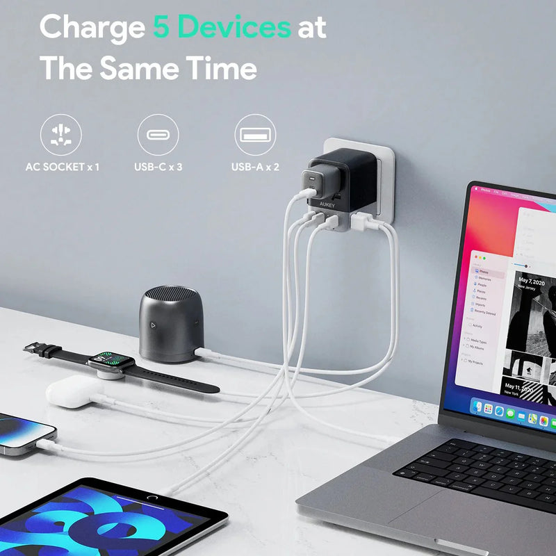 Aukey 35W Universal Travel Adapter