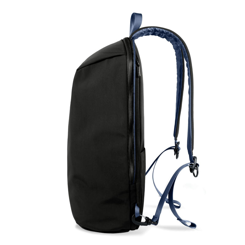 Bobby Switch backpack Shape-Shift Zipper System detail