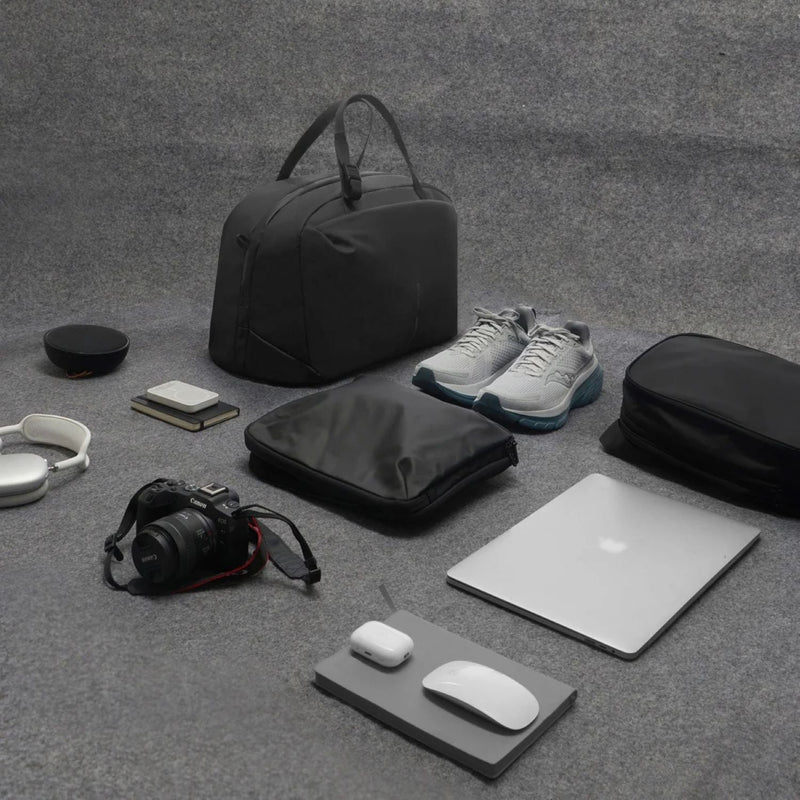 Bobby Urban duffel bag shoulder strap detail